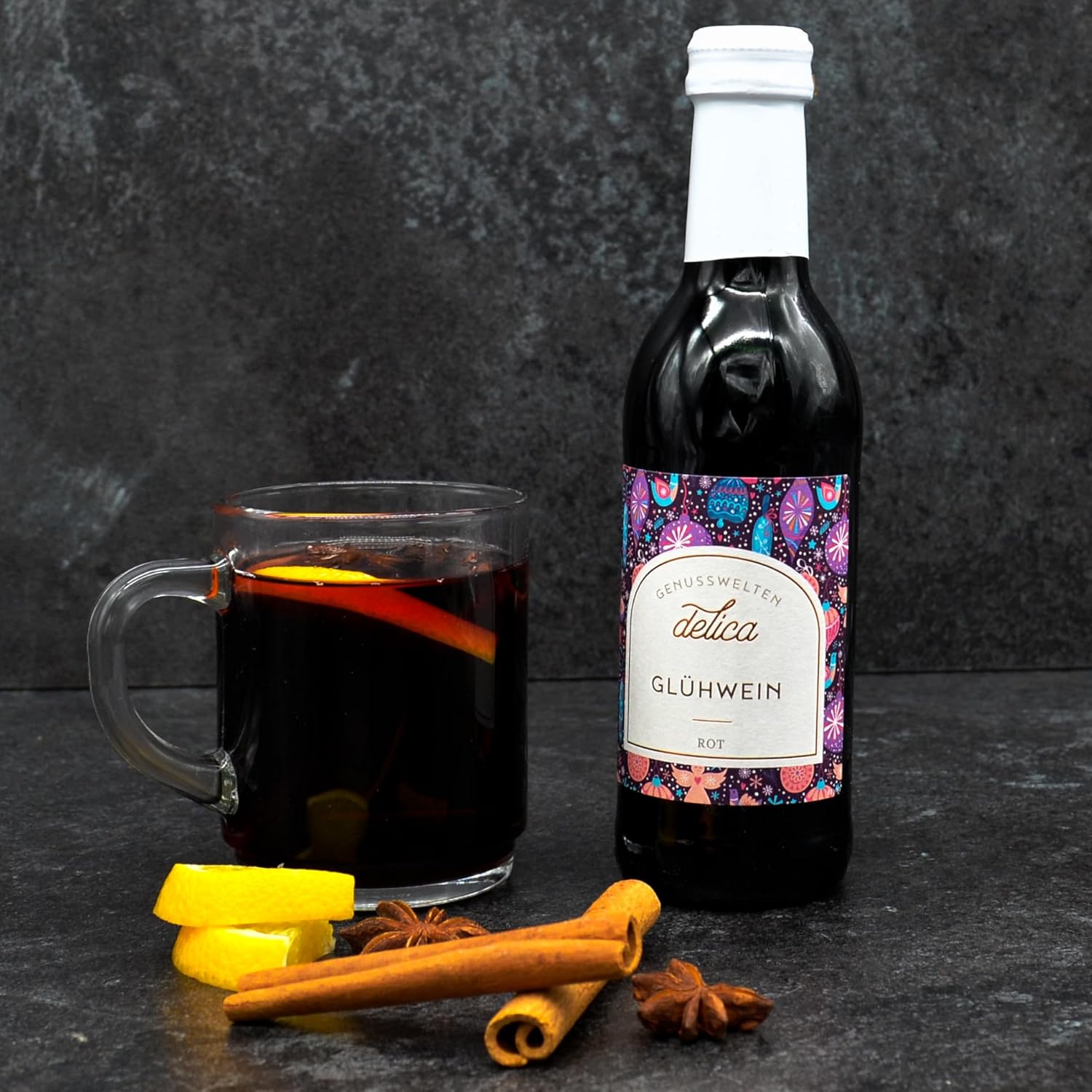 Geschenkset „Glühwein & Schokolade“ | Weihnachten Präsentkorb gefüllt mit Wein, Keksen, Schokolade Pralinen & Grußkarte – Bild 4